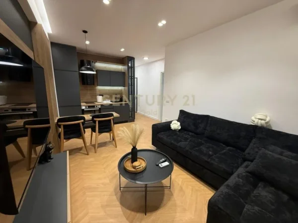 Tirane, jepet me qera apartament 1+1+Ballkon Kati 2, 65 m² 1.000 € 