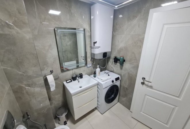 Tirane, jepet me qera apartament 2+1 Kati 5, 105 m² 1.300 € (QENDER)