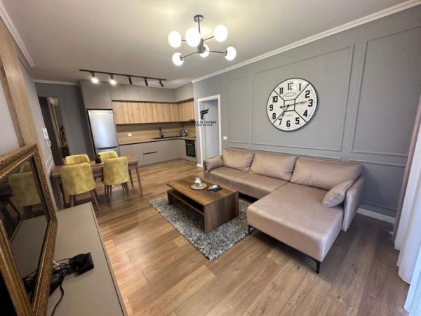 Tirane, jepet me qera apartament 2+1 , 80 m² 1.300 € (ASTIR)