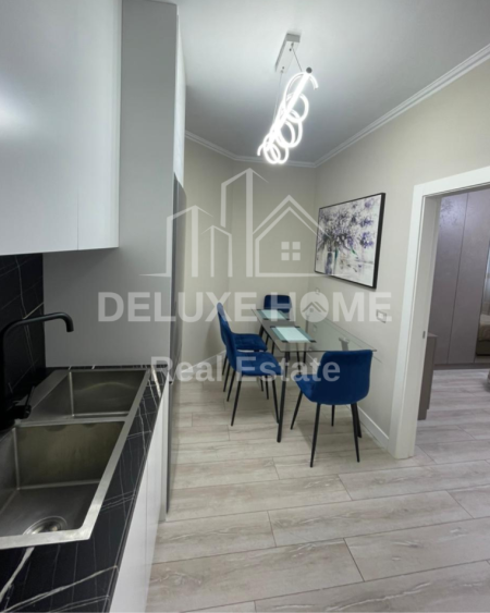 Tirane, jepet me qera apartament 1+1 Kati 4, 75 m² 900 € (Rr. Kosovarve)