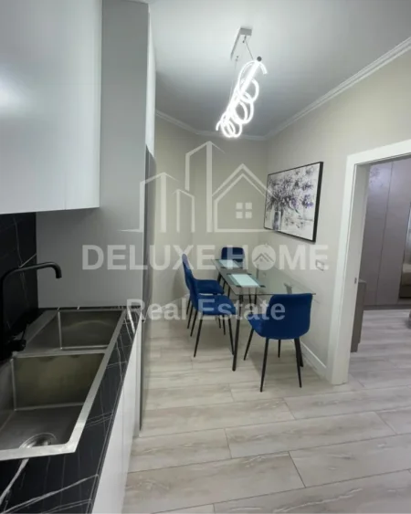 Tirane, jepet me qera apartament 1+1 Kati 4, 75 m² 900 € (Rr. Kosovarve)