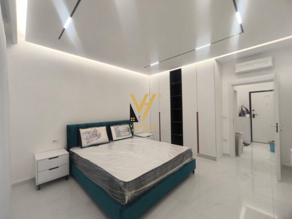 Tirane, jepet me qera apartament 1+1+Ballkon Kati 10, 65 m² 700 € (ZOGU I ZI)