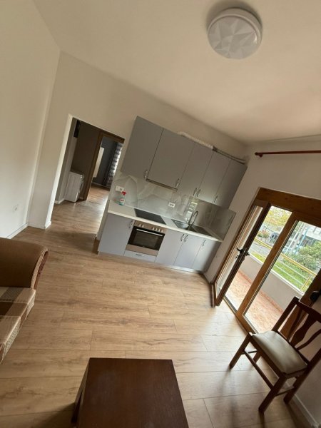 Tirane, jepet me qera apartament 1+1 Kati 2, 60 m² 350 € (babrru)