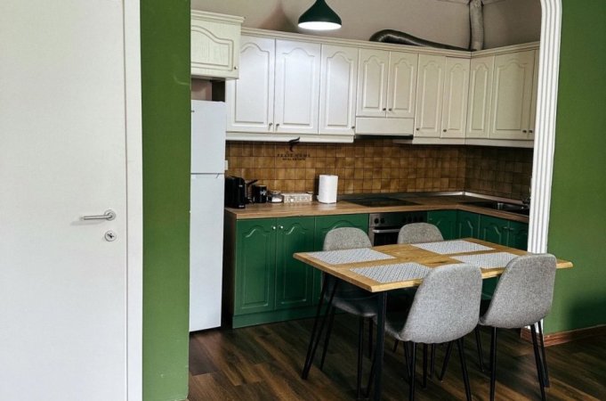 Tirane, jepet me qera apartament 2+1 Kati 3, 80 m² 800 € (SHESHI WILLSON)