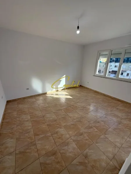 Tirane, shitet apartament 1+1 Kati 5, 62 m² 130.000 € (21 DHJETORI)