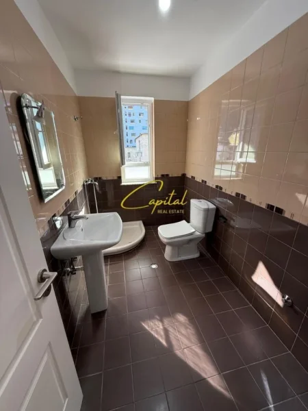 Tirane, shitet apartament 1+1 Kati 5, 62 m² 130.000 € (21 DHJETORI)