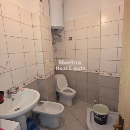 Tirane, jepet me qera apartament 1+1+Ballkon Kati 2, 55 m² 300 € (Fresku)