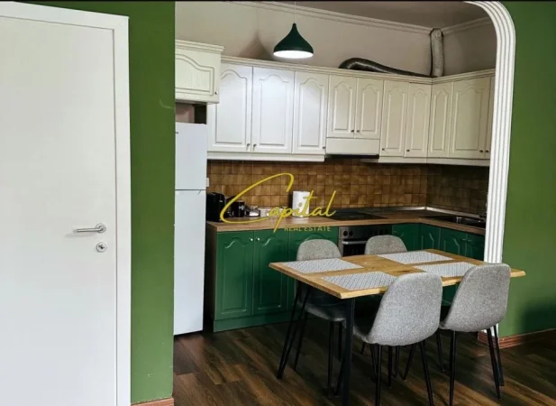 Tirane, jepet me qera apartament 2+1 Kati 3, 70 m² 800 € (ISH BLLOKU)