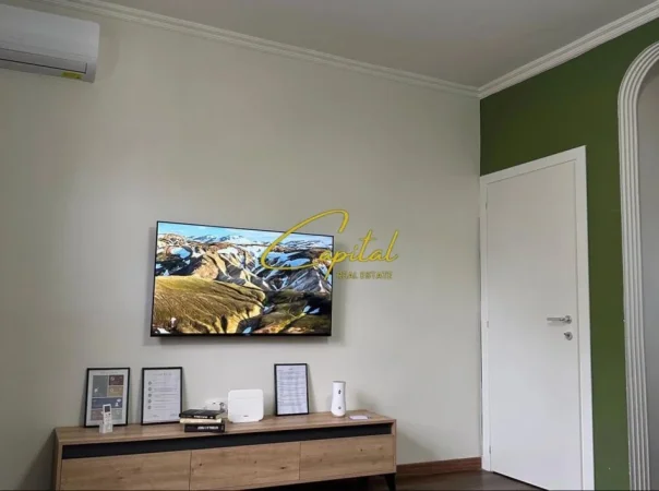 Tirane, jepet me qera apartament 2+1 Kati 3, 70 m² 800 € (ISH BLLOKU)