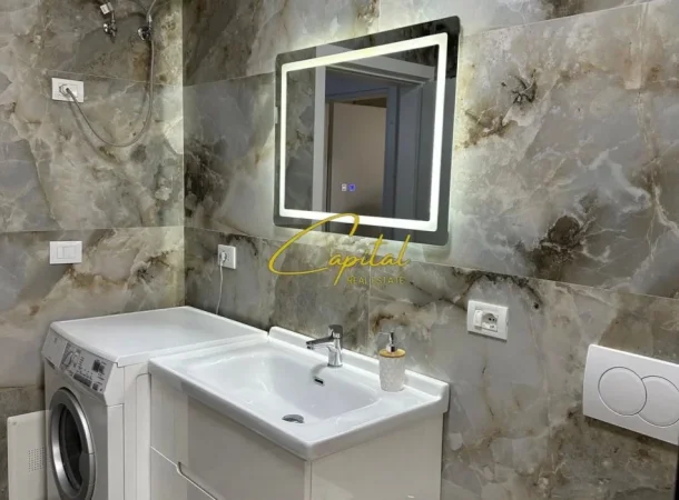 Tirane, jepet me qera apartament 2+1 Kati 3, 70 m² 800 € (ISH BLLOKU)