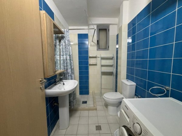 Vlore, jepet me qera apartament 2+1+Ballkon Kati 7, 100 m² 450 € (Sheshi i Pavarësisë, Vlorë)