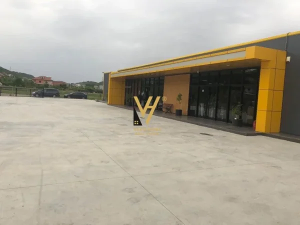 Tirane, jepet me qera magazine Kati 0, 4.500 m² 6.000 € (PRUSH)