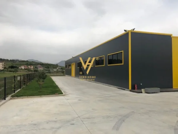 Tirane, jepet me qera magazine Kati 0, 4.500 m² 6.000 € (PRUSH)