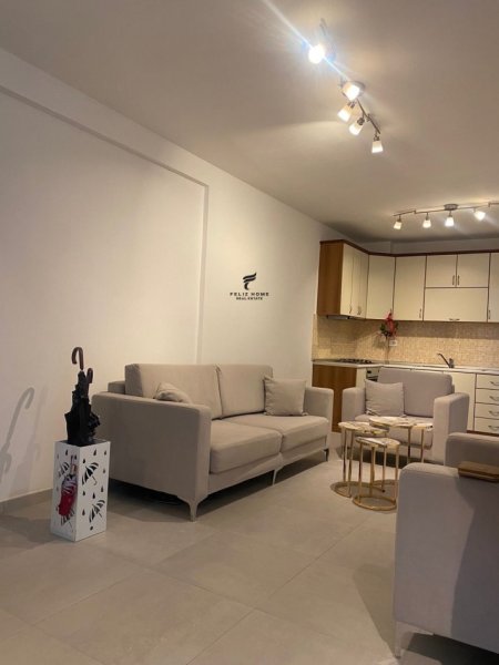 Tirane, jepet me qera apartament 2+1 Kati 4, 80 m² 600 € (MYSLYM SHYRI)