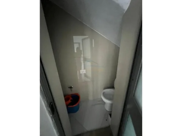 Tirane, shitet ambjent biznesi Kati 0, 48 m² 160.000 € (Vasil Shanto)