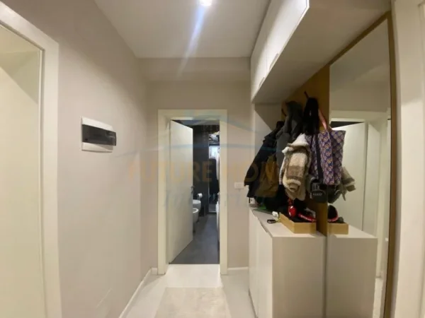 Tirane, shitet apartament 2+1+Ballkon Kati 4, 100 m² 235.000 € (VASIL SHANTO)