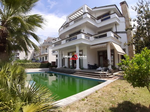 Tirane, shitet Vile 3 Katshe Kati 3, 1.000 m² 800.000 € (rruga elbasanit)