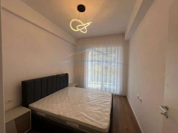 Tirane, shes apartament 1+1+Ballkon Kati 2, 53 m² 88.000 € (FRESKU)