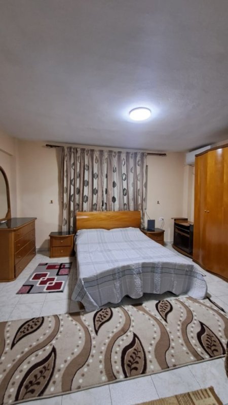 Tirane, jepet me qera apartament 3+1 Kati 3, 120 m² 720 € (Komuna Parisit Kristal Center)