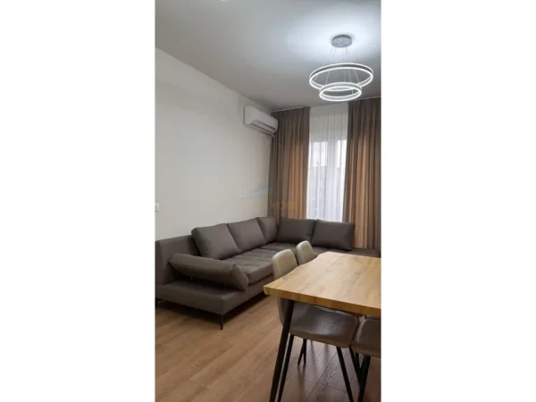 Tirane, jap me qera apartament 1+1+Ballkon Kati 2, 54 m² 750 € (KOMUNA E PARISIT)