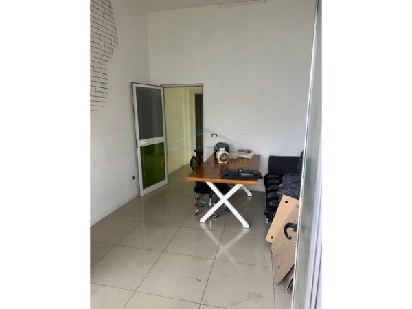 Tirane, jepet me qera ambjent biznesi Kati 1, 101 m² 1.001 € (prane bar ARTISTI)