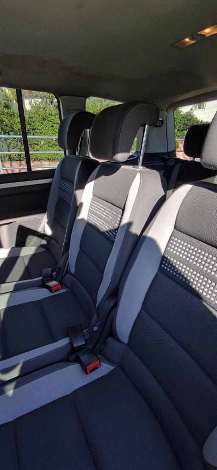 Tirane, shes makine familjare: Volkswagen/Touran me 7 sedilje, Nafte, gri metalizato manuale Klima 250.000 km 7.800 €