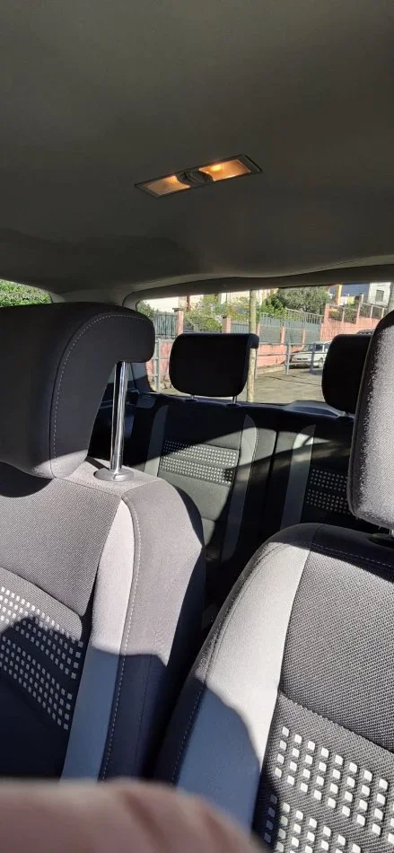 Tirane, shes makine familjare: Volkswagen/Touran me 7 sedilje, Nafte, gri metalizato manuale Klima 250.000 km 7.800 €