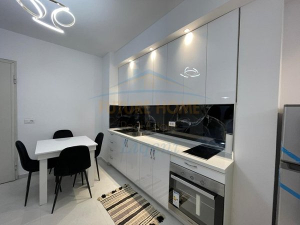 Tirane, jepet me qera 1+1 Kati 1, 50 m² 450 € (Kopshti Botanik, Tirane)