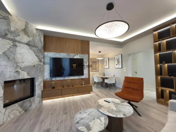 jepet me qera Vile 3 Katshe , 600 m² 7000 € (Liqeni i Thatë, Tiranë)