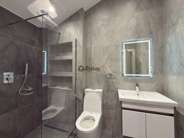 jepet me qera Vile 3 Katshe , 600 m² 7000 € (Liqeni i Thatë, Tiranë)