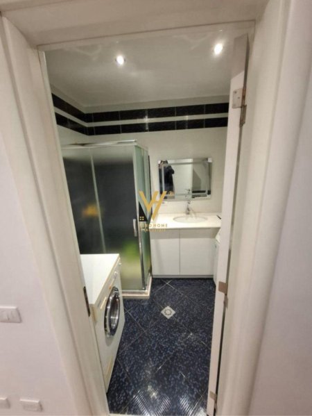 Tirane, jepet me qera apartament 1+1+Ballkon Kati 5, 65 m² 600 € (ZOGU I ZI)