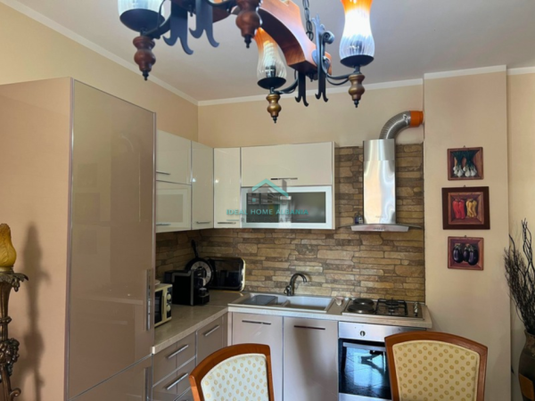 Vlore, shitet apartament 1+1+Ballkon Kati 3, 62 m² 112.000 € (VLORE)