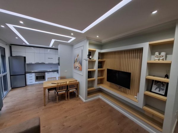 Tirane, jepet me qera apartament 1+1 Kati 5, 64 m² 600 € (ZOGU I ZI)