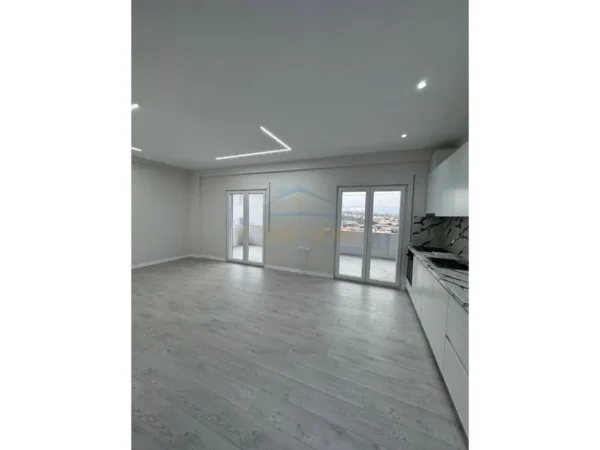 Tirane, jepet me qera apartament 1+1+Ballkon Kati 2, 60 m² 350 € (Kodra e Priftit)