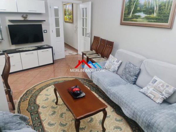 Tirane, jepet me qera apartament 2+1+Ballkon , 105 m² 1.300 € (RRUGA KAJO KARAFILI,RRUGA E KAVAJES)