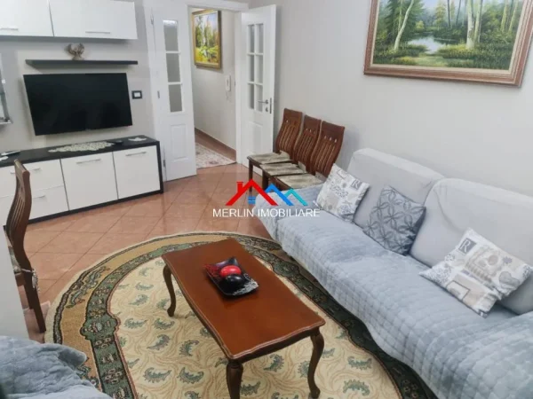 Tirane, jepet me qera apartament 2+1+Ballkon , 105 m² 1.300 € (RRUGA KAJO KARAFILI,RRUGA E KAVAJES)