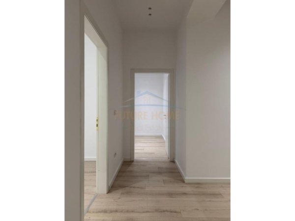 Tirane, jepet me qera zyre , 86 m² 550 € 