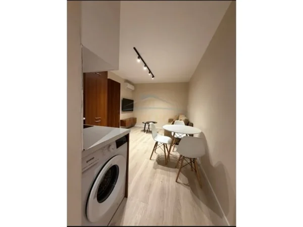 Tirane, jepet me qera apartament 2+1 , 50 m² 550 € (rruga Kongresi Manastirit)
