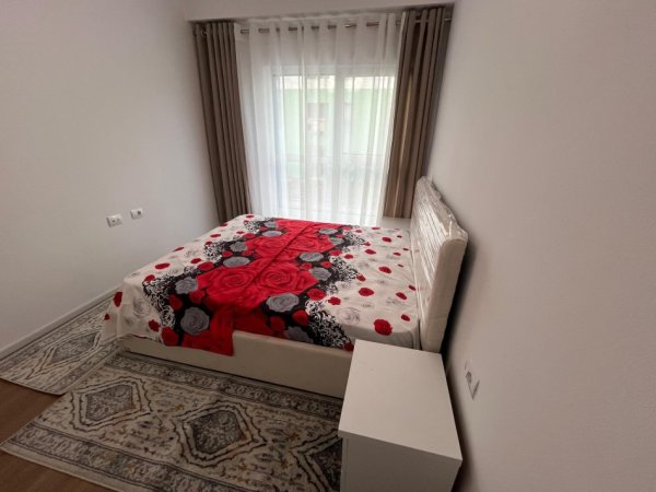 Tirane, jepet me qera apartament 1+1 Kati 2, 61 m² 450 € (ALI DEMI)