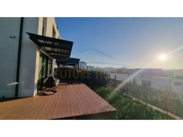 Tirane, shitet Vile 3 Katshe Kati 1, 271 m² (Mandarine drive luxury)