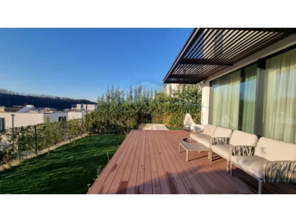 Tirane, shitet Vile 3 Katshe Kati 1, 271 m² (Mandarine drive luxury)