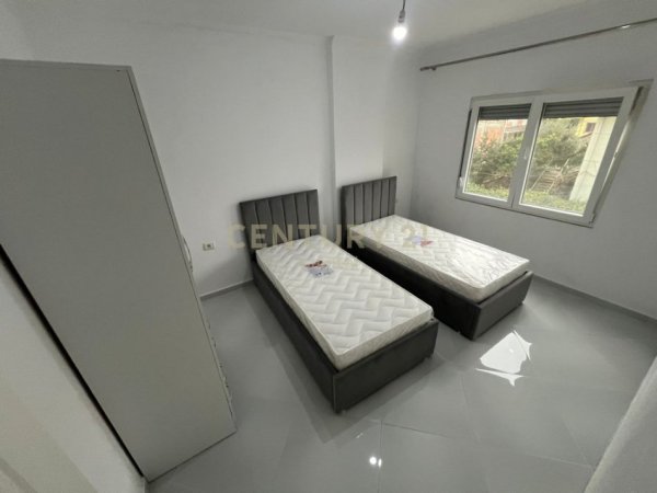 Tirane, jepet me qera apartament 2+1 Kati 2, 83 m² 630 € 