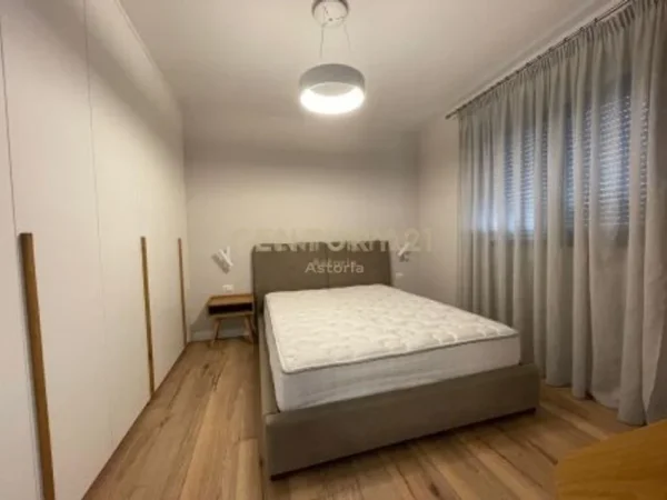 Tirane, jepet me qera apartament 1+1 Kati 5, 74 m² 550 € 