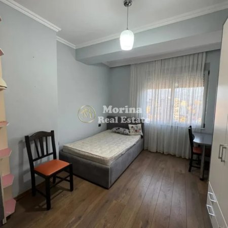 Tirane, jepet me qera apartament 2+1 Kati 8, 120 m² 800 € (Selvia)