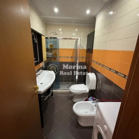 Tirane, jepet me qera apartament 2+1 Kati 8, 120 m² 800 € (Selvia)