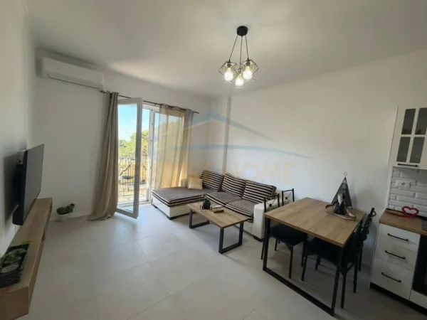 Mali Robit, shitet apartament 2+1 Kati 3, 81 m² 230.000 € (Mali i Robit, Golem)