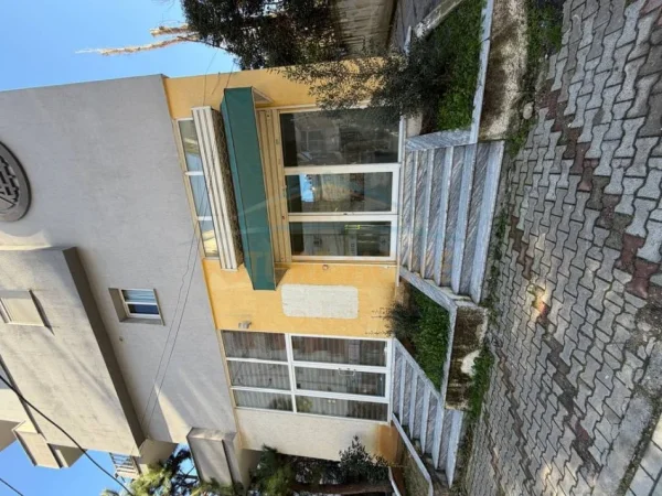 Tirane, shitet ambjent biznesi Kati 0, 59 m² 92.000 € (Rruga Shefqet Kuka, Fresk , Tiranë)