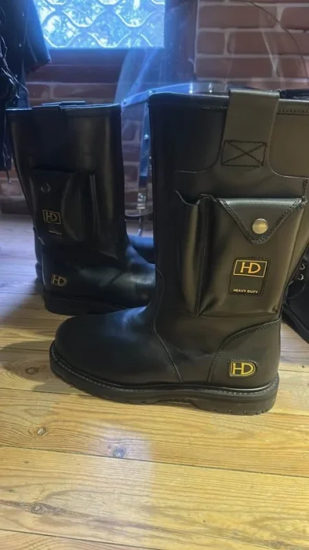 Durres, shes Cizme lekure me mbrojtese hekuri,kundra rreshkitjes oferte 125 €