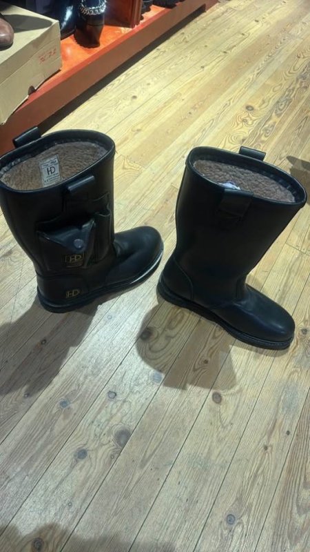 Durres, shes Cizme lekure me mbrojtese hekuri,kundra rreshkitjes oferte 125 €