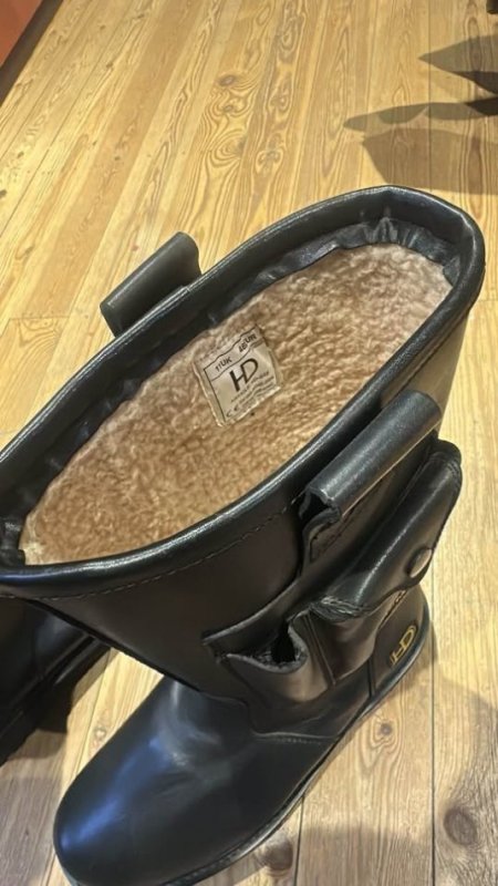 Durres, shes Cizme lekure me mbrojtese hekuri,kundra rreshkitjes oferte 125 €